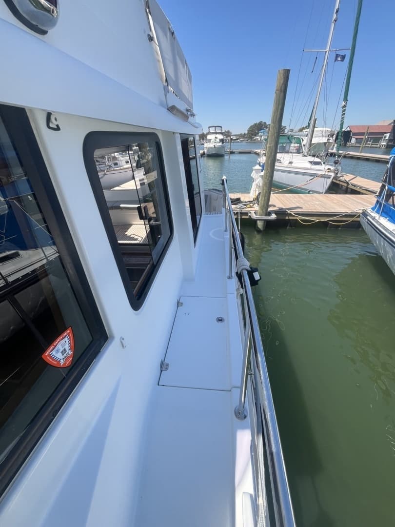 2015 Beneteau Swift Trawler 34 - Image 10