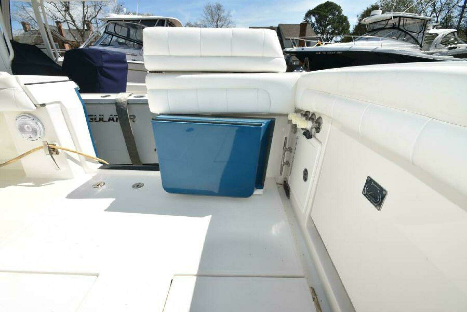 2018 Regulator 34 SS - Image 13