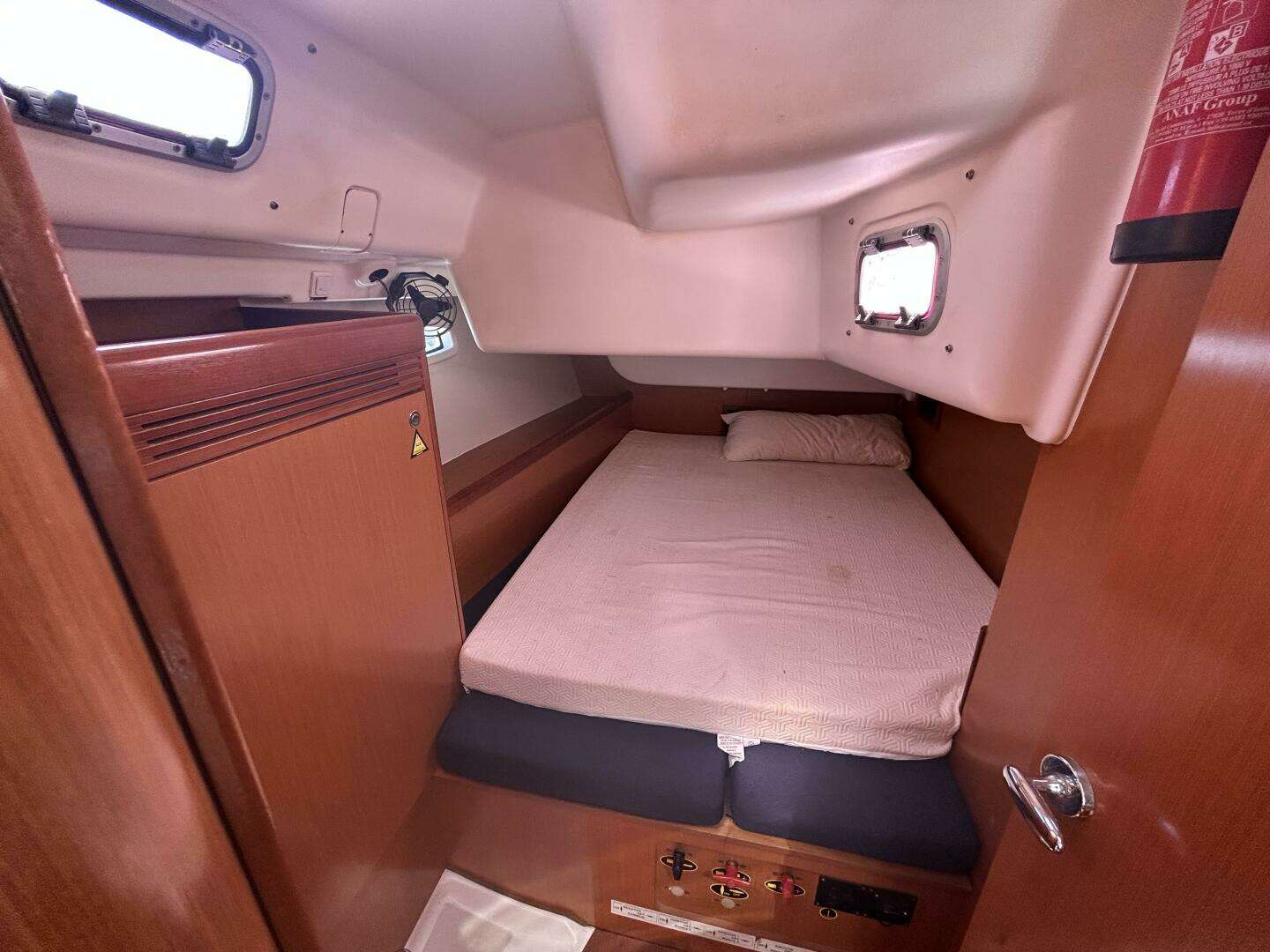 2010 Beneteau Oceanis 43 - Image 34