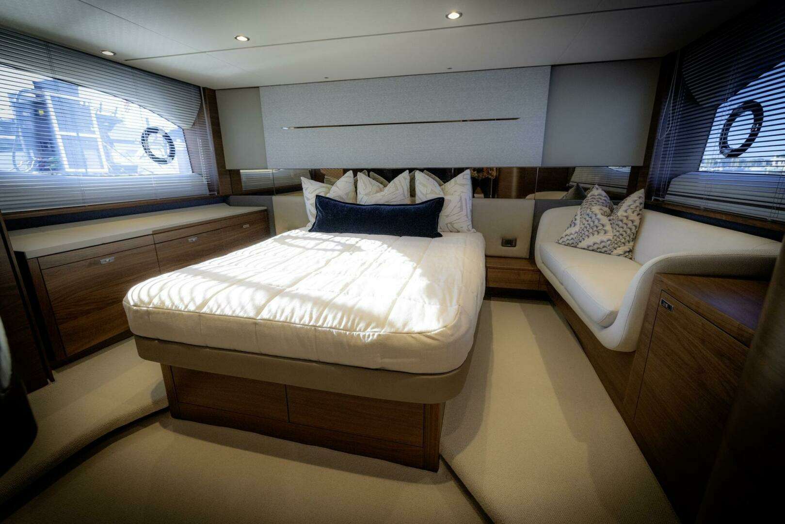 2026 Princess V55 - Image 30