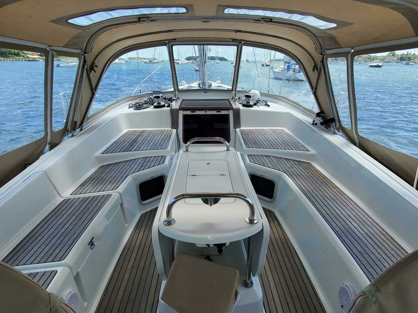 2012 Jeanneau 53 - Image 9