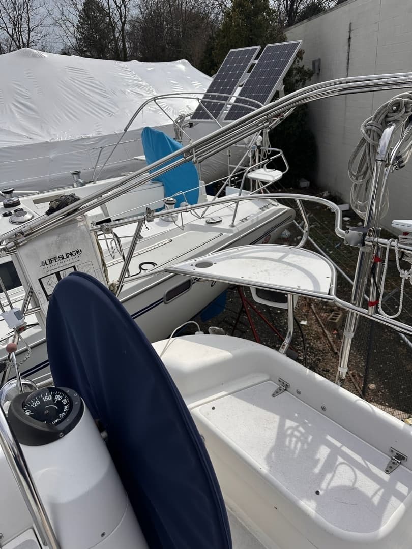 2002 Catalina 470 - Image 14