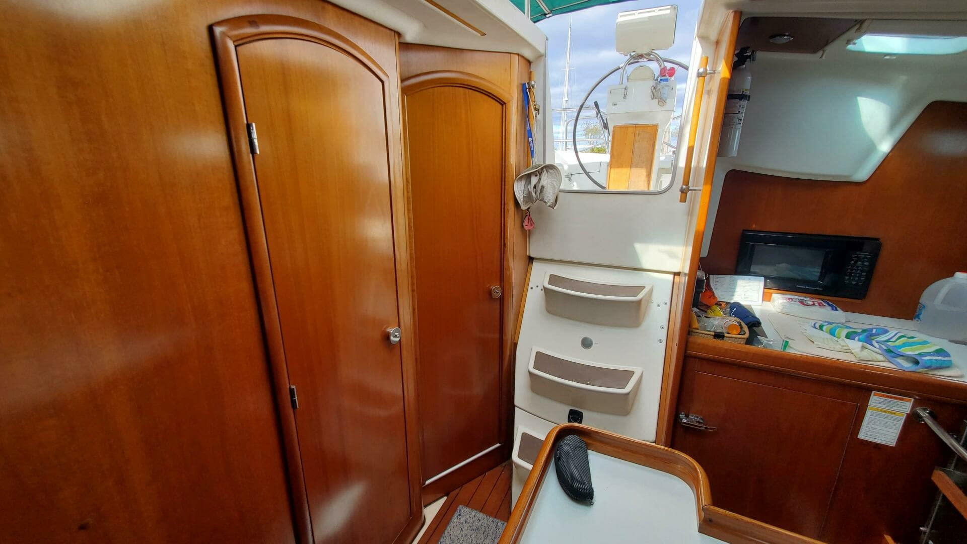 2000 Beneteau 361 - Image 47