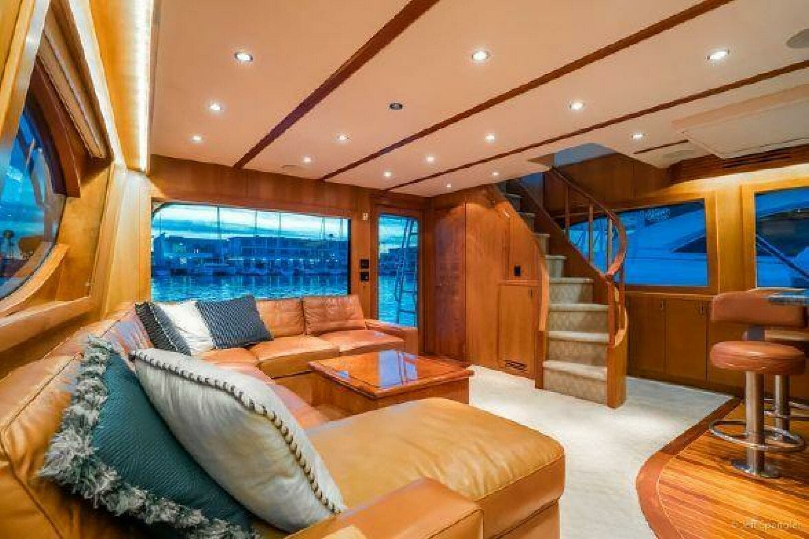 2008 Hatteras 77 Enclosed Bridge - Image 8