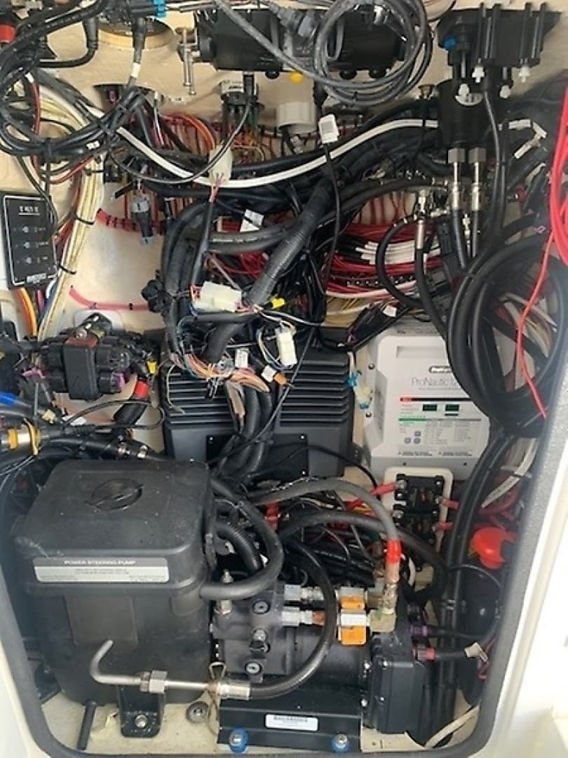 2019 Contender Center Console - Image 25