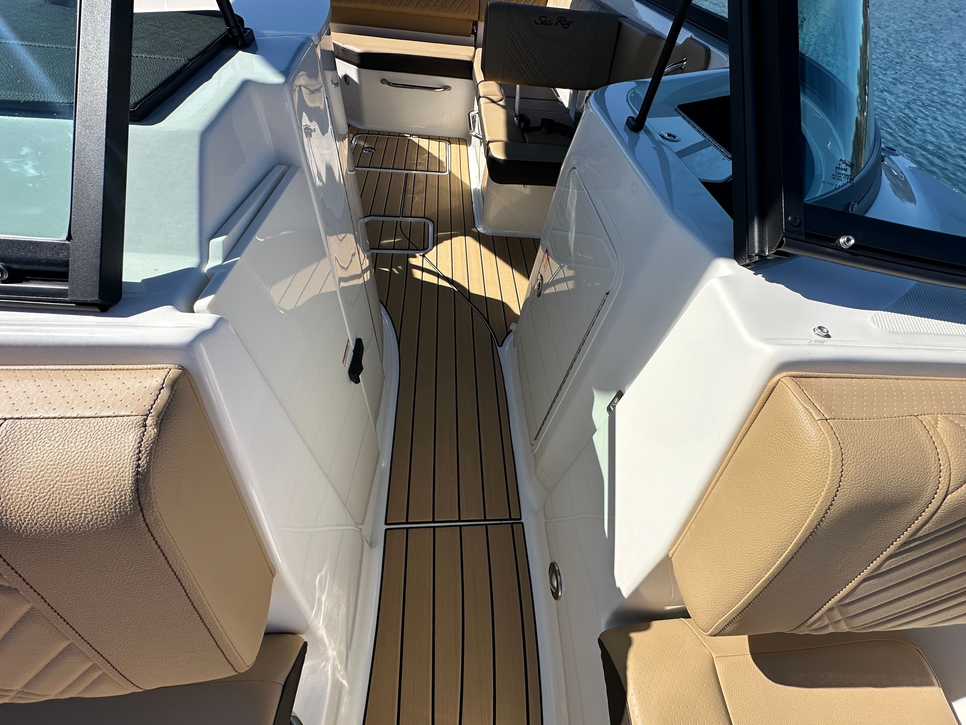2026 Sea Ray SDX 230 - 17