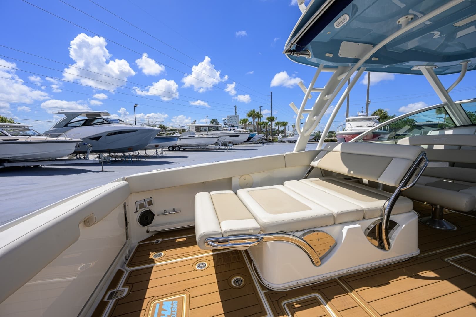 2023 Boston Whaler Vantage - Image 28