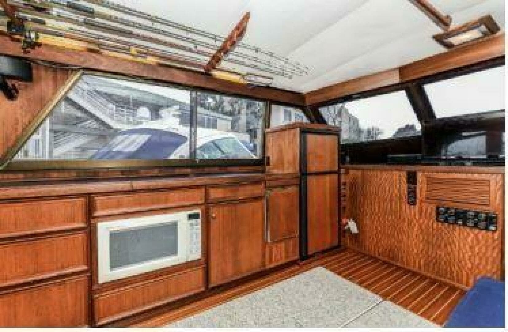 1977 Hatteras 56 SeaKeeper - Image 3