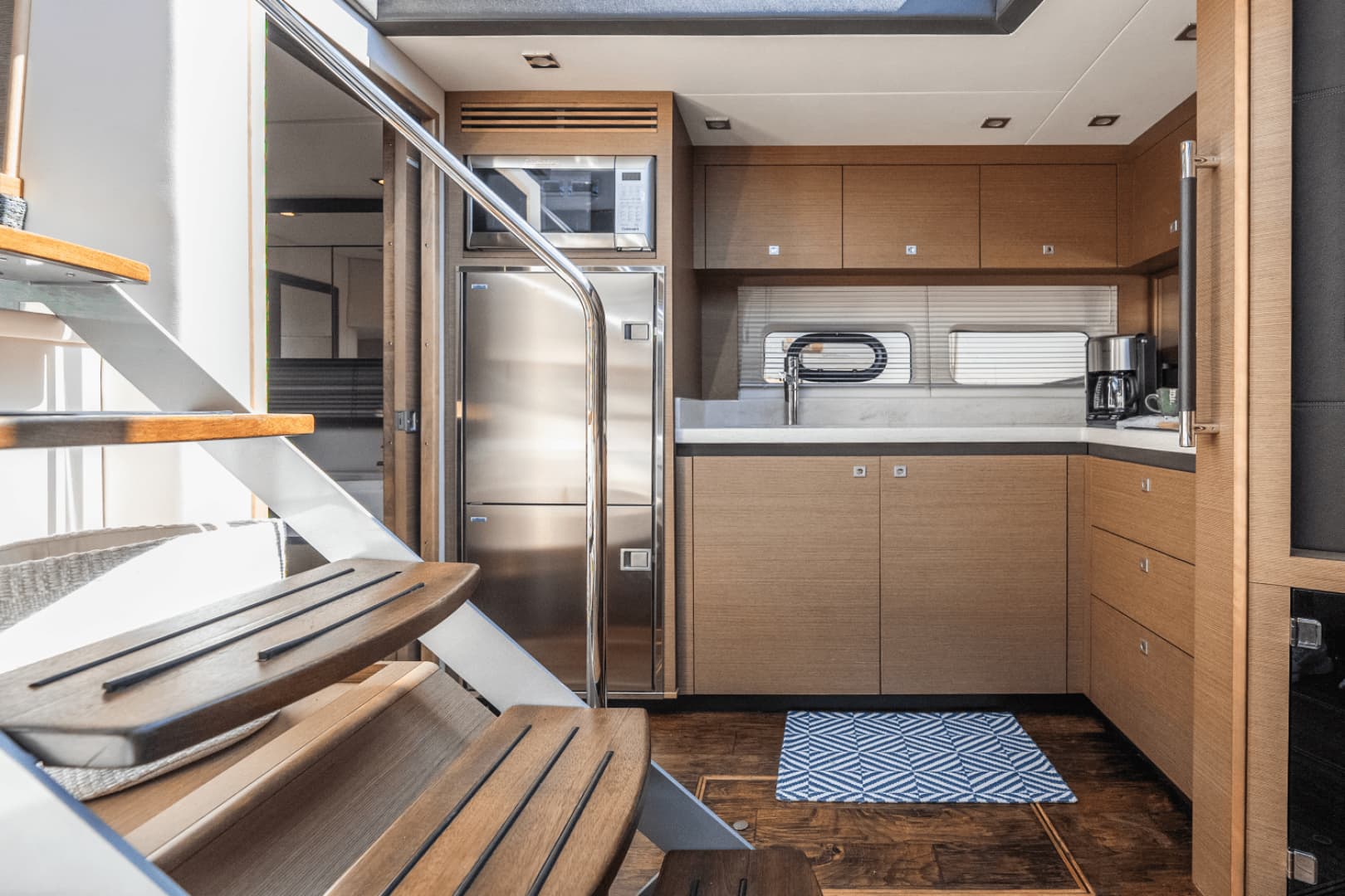 2013 Sea Ray 510 SUNDANCER - Image 22