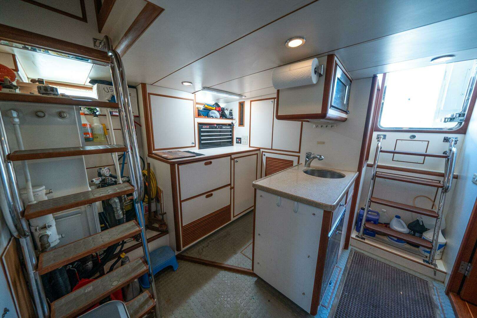 2006 Offshore Yachts 72 Pilothouse - Image 61