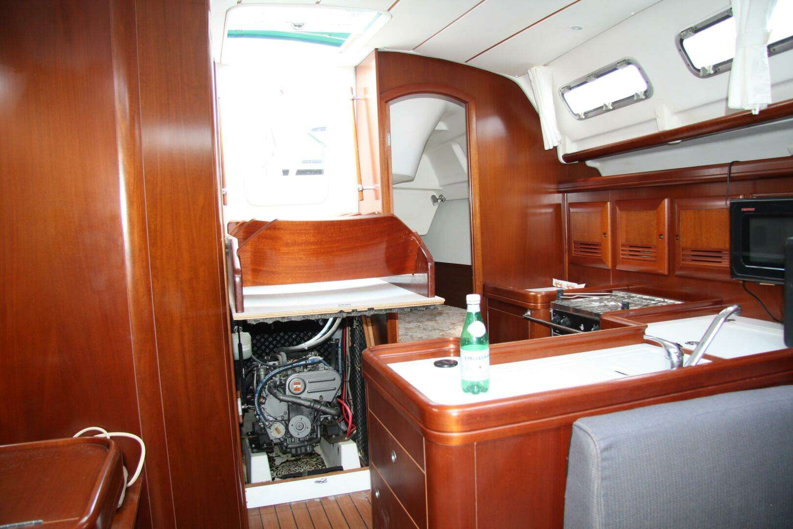 2006 Beneteau — - Image 46