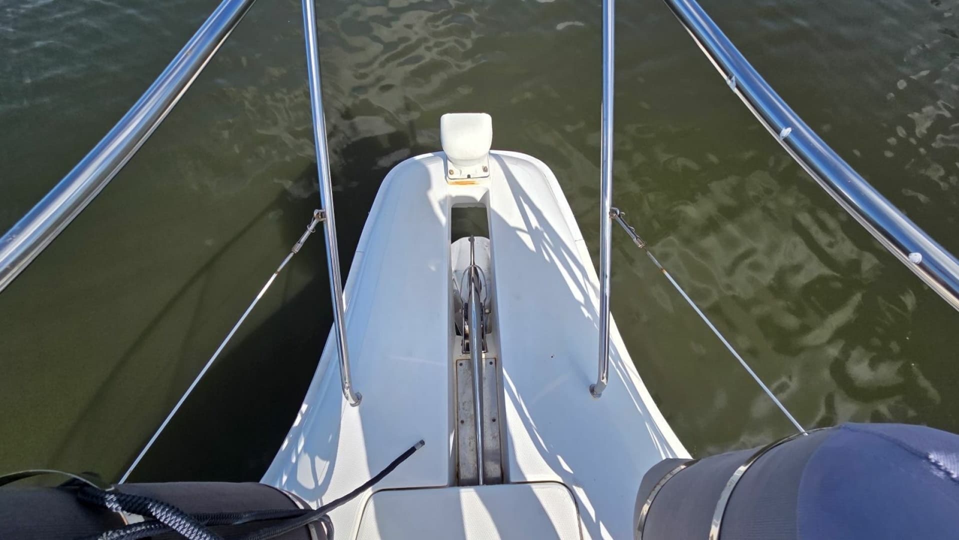 2001 Silverton 453 Motor Yacht - Image 9