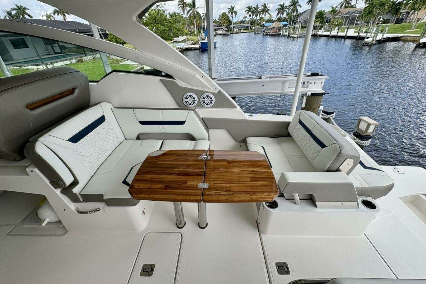 2024 Tiara Sport 34 LX - Image 10