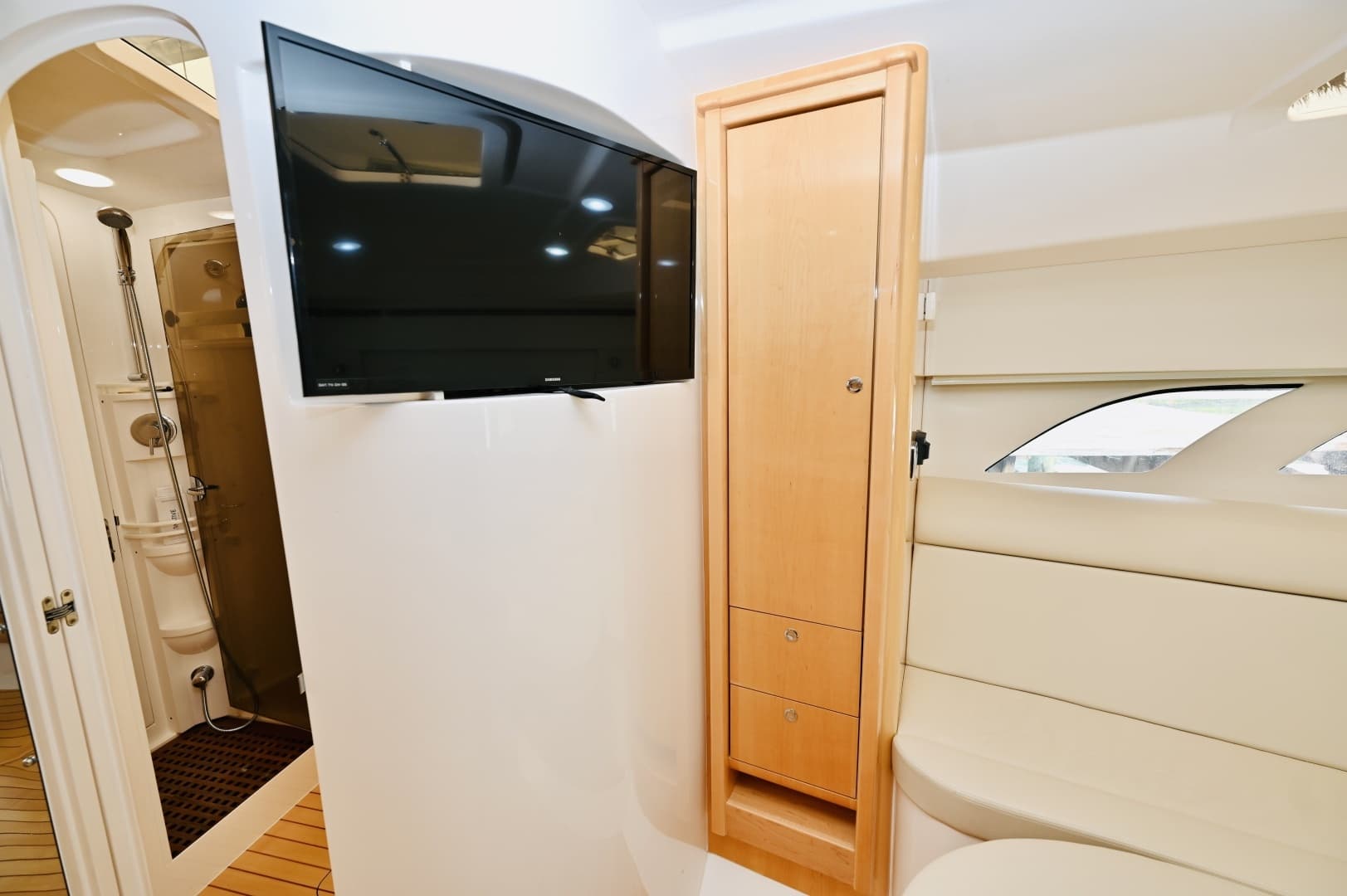2019 Intrepid 475 Sport Yacht - Image 20