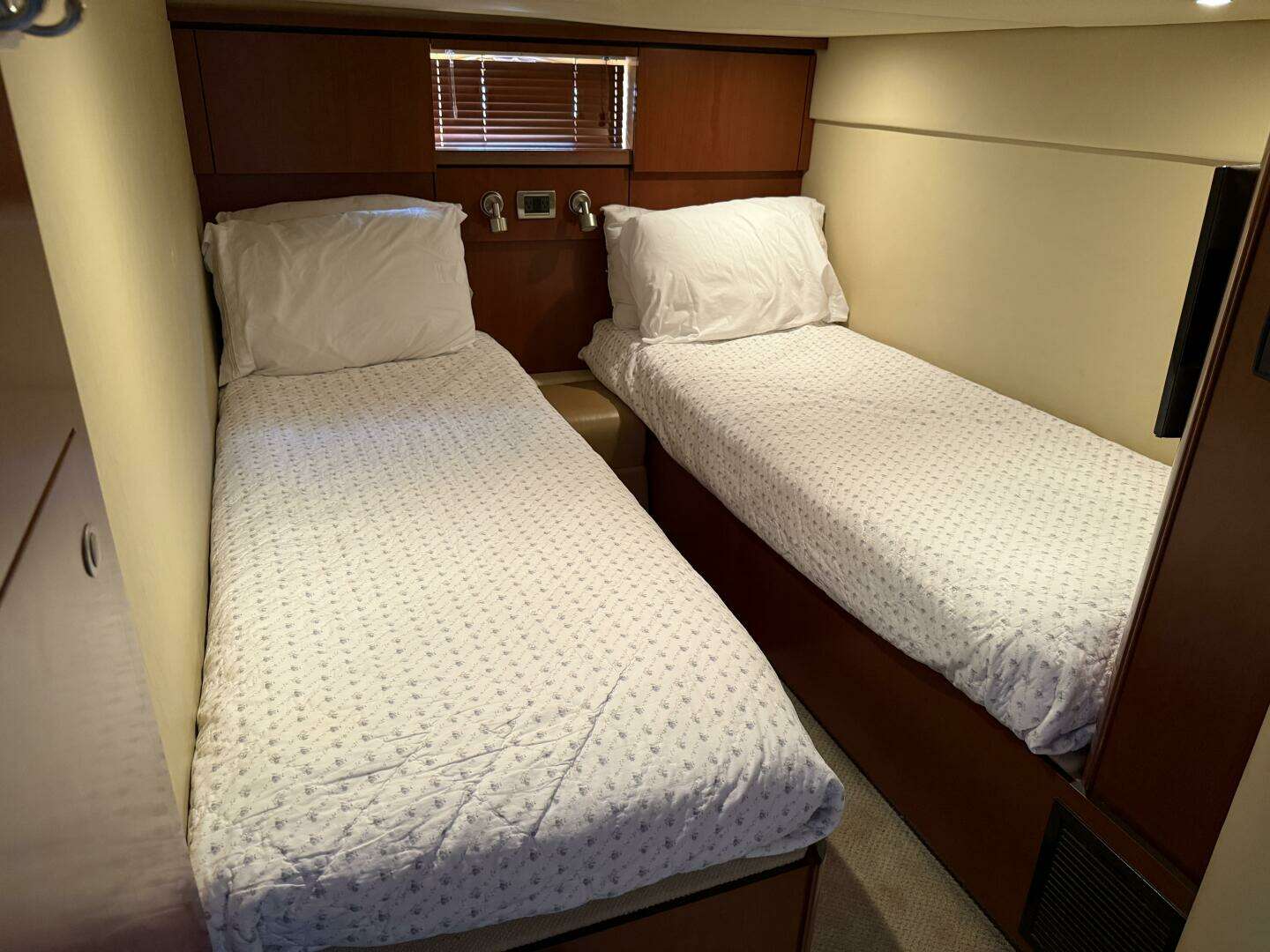 2006 Sea Ray 48 Sundancer - Image 80