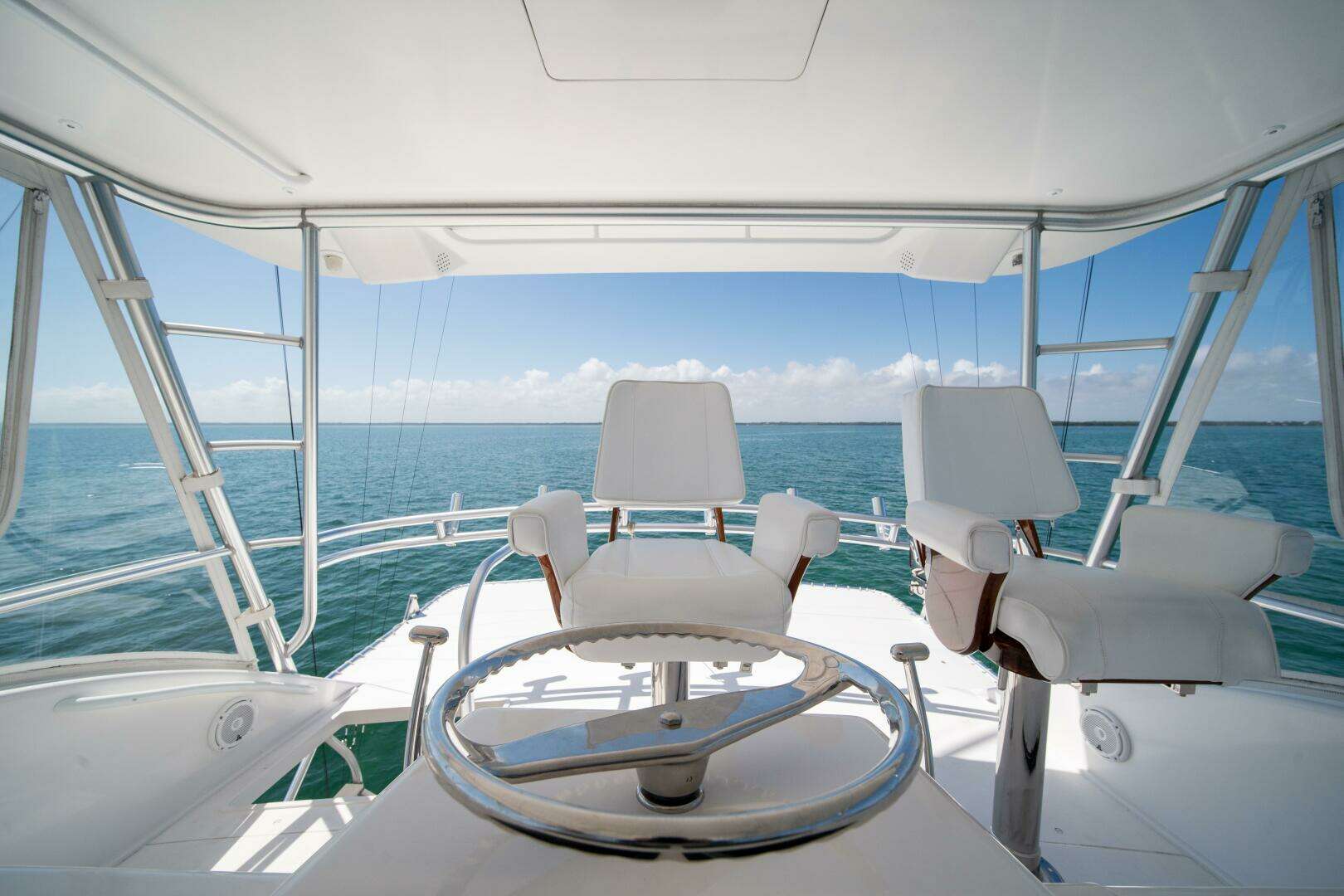 2006 Viking 52 Convertible - Image 29