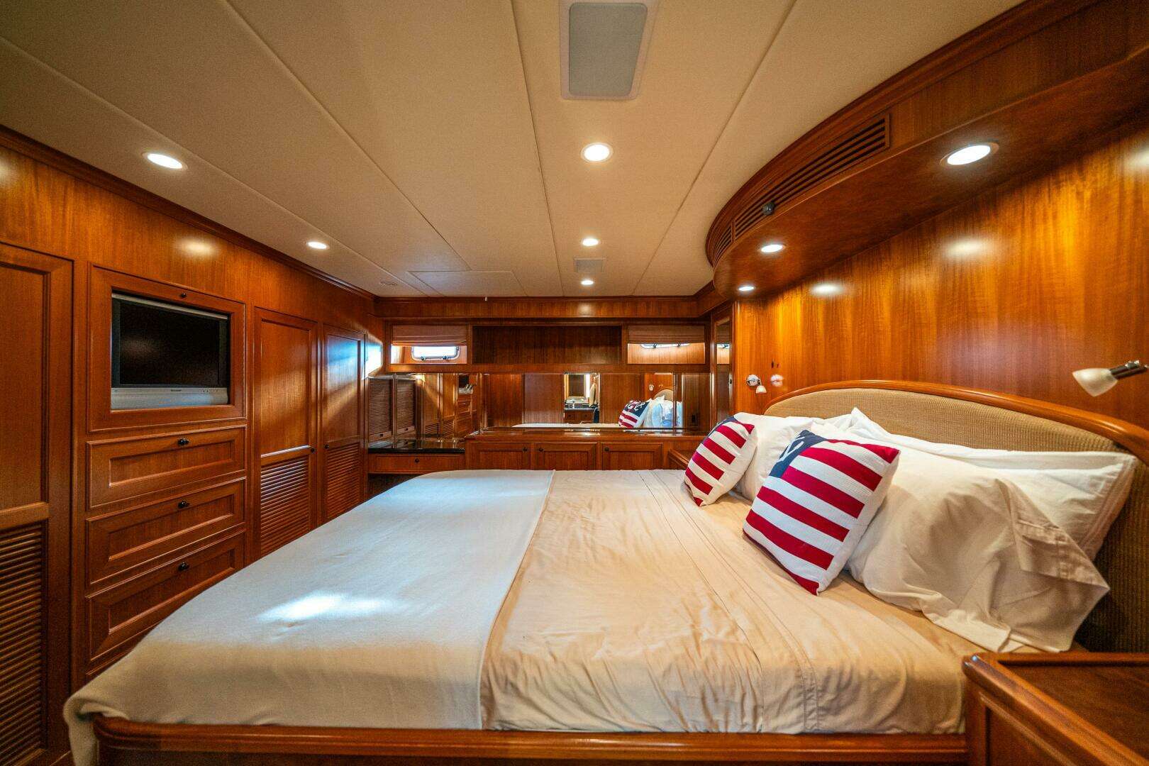 2006 Offshore Yachts 72 Pilothouse - Image 40