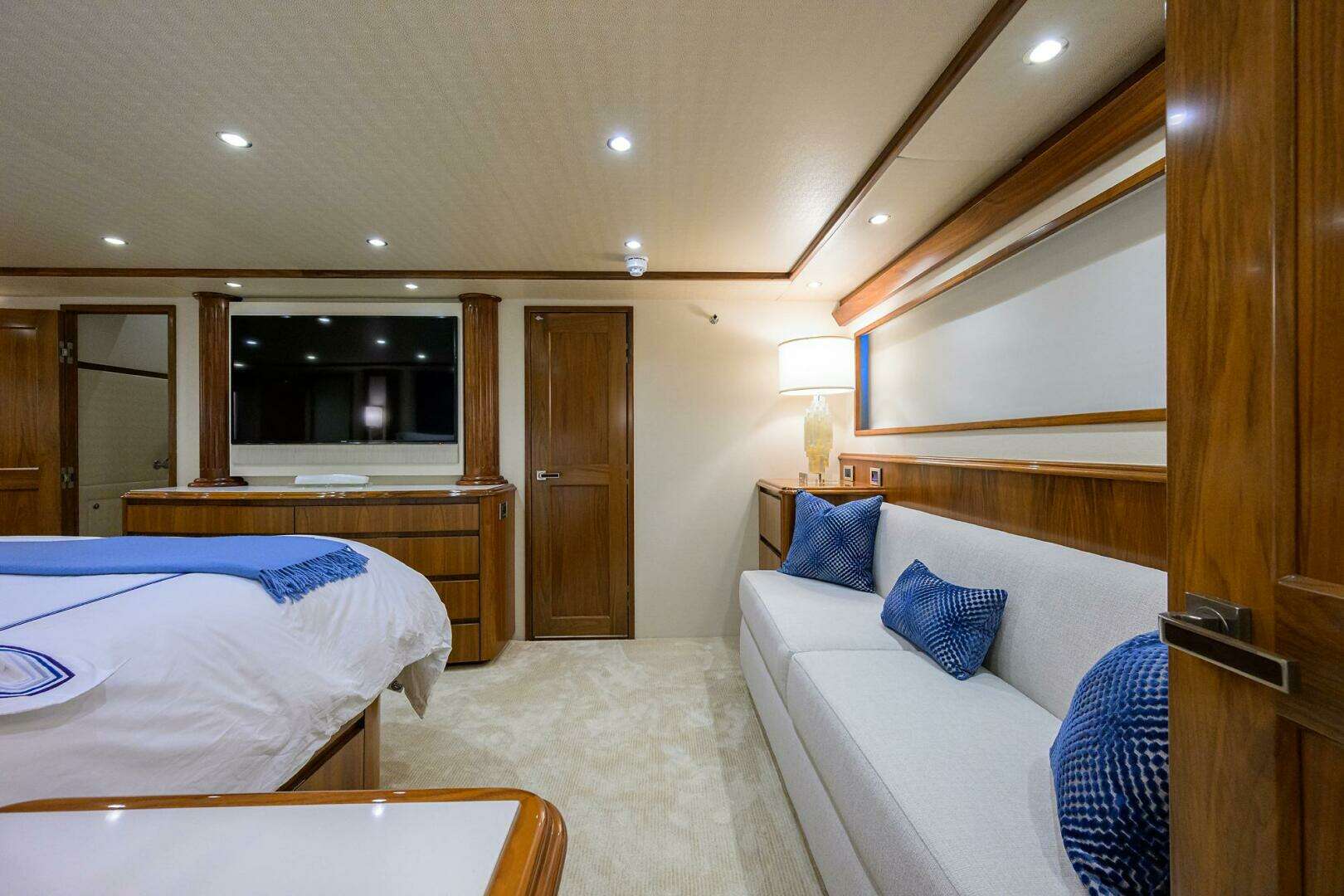 2017 Viking 92 Enclosed Bridge - Image 47