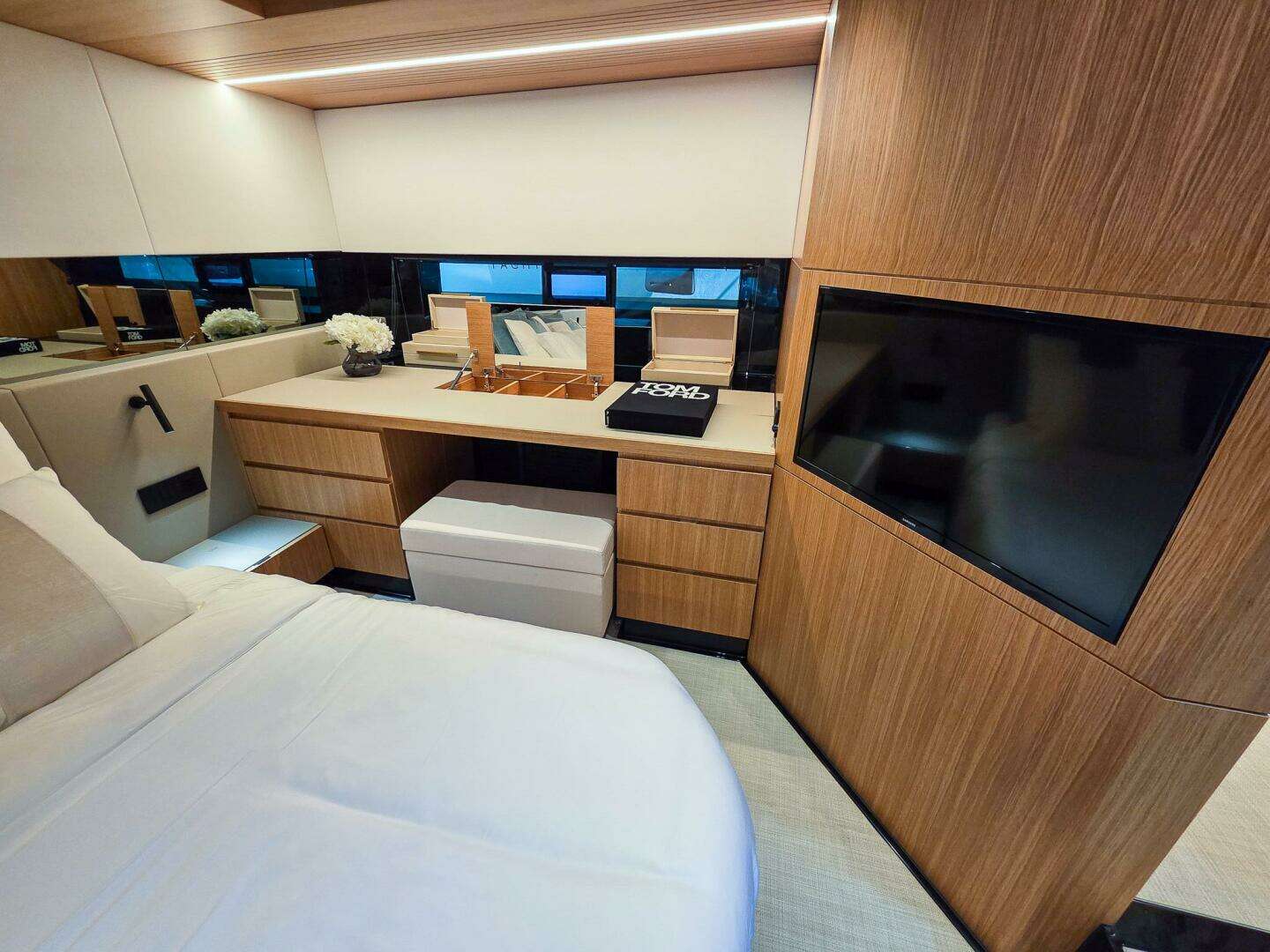2026 De Antonio Yachts D60 - Image 43