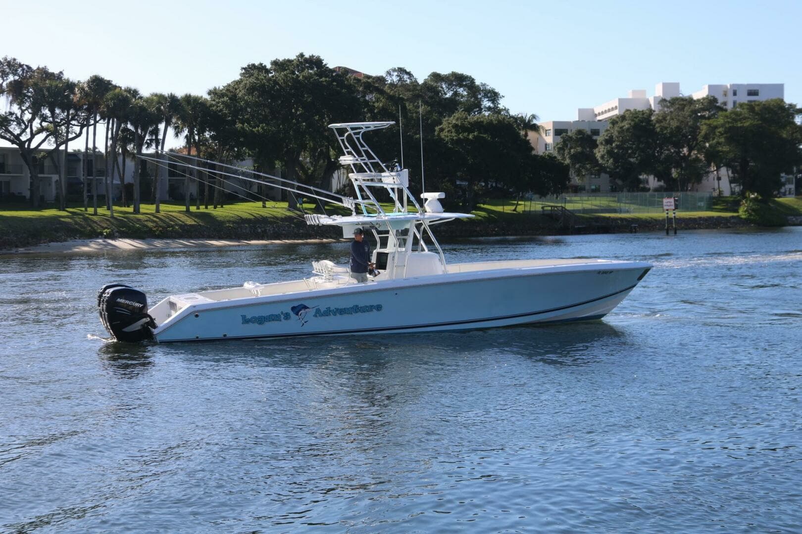 2008 Venture 39 Center Console - Image 14