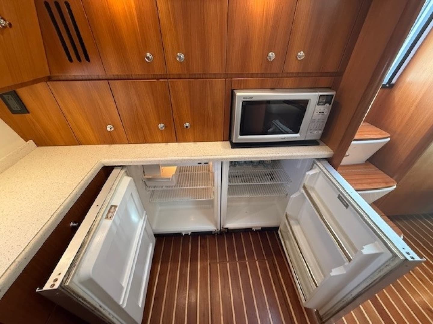 2007 Tiara Yachts 4200 Open - Image 28