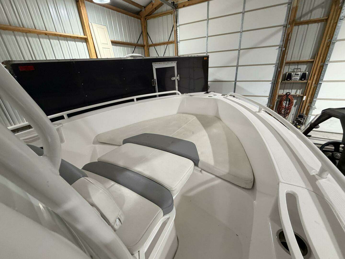 2016 Everglades 230 Center Console - Image 59