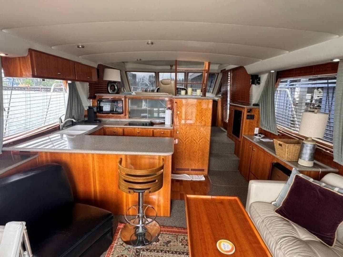 2001 Navigator Classic 48 - Image 10
