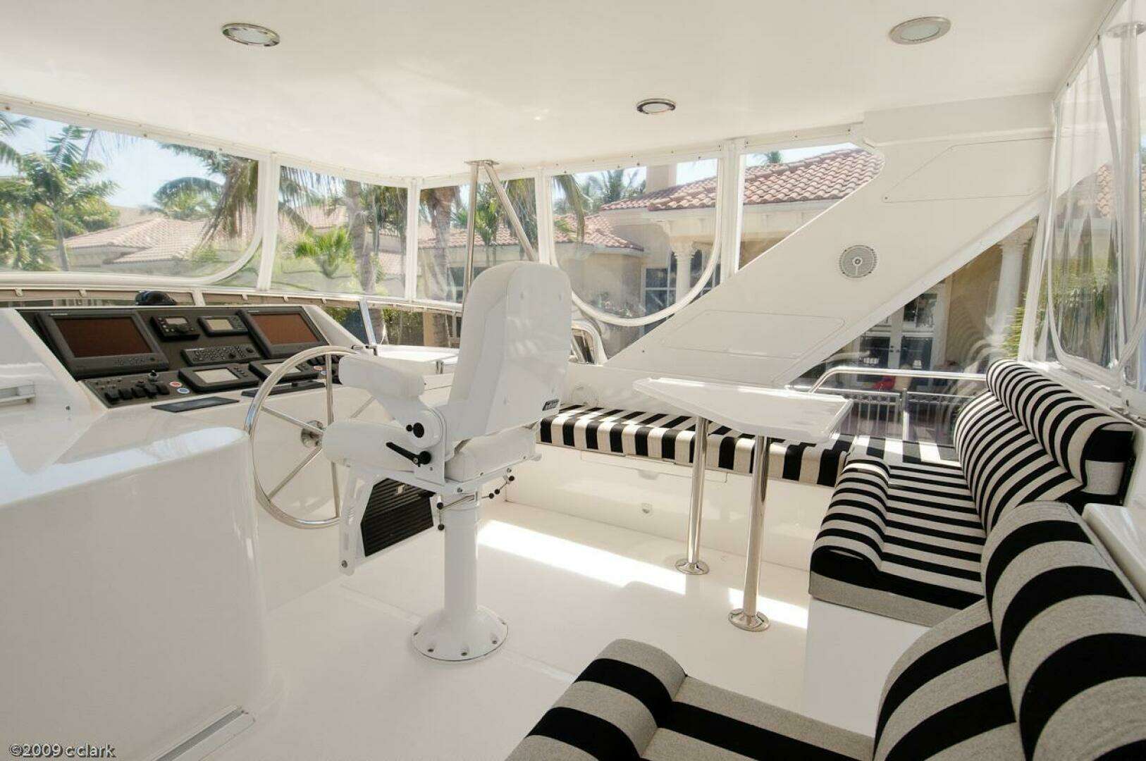 2005 Ocean Alexander 58 Motor Yacht - Image 7