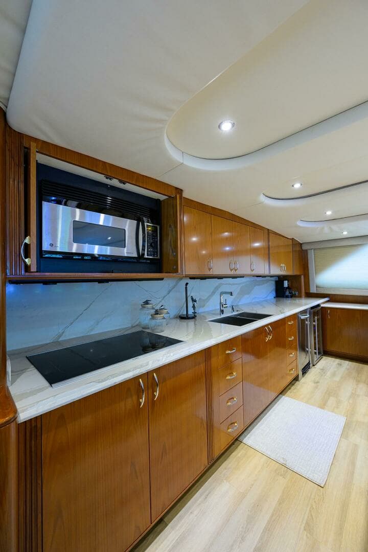 2004 Sea Force IX 82 Enclosed Bridge - Image 26