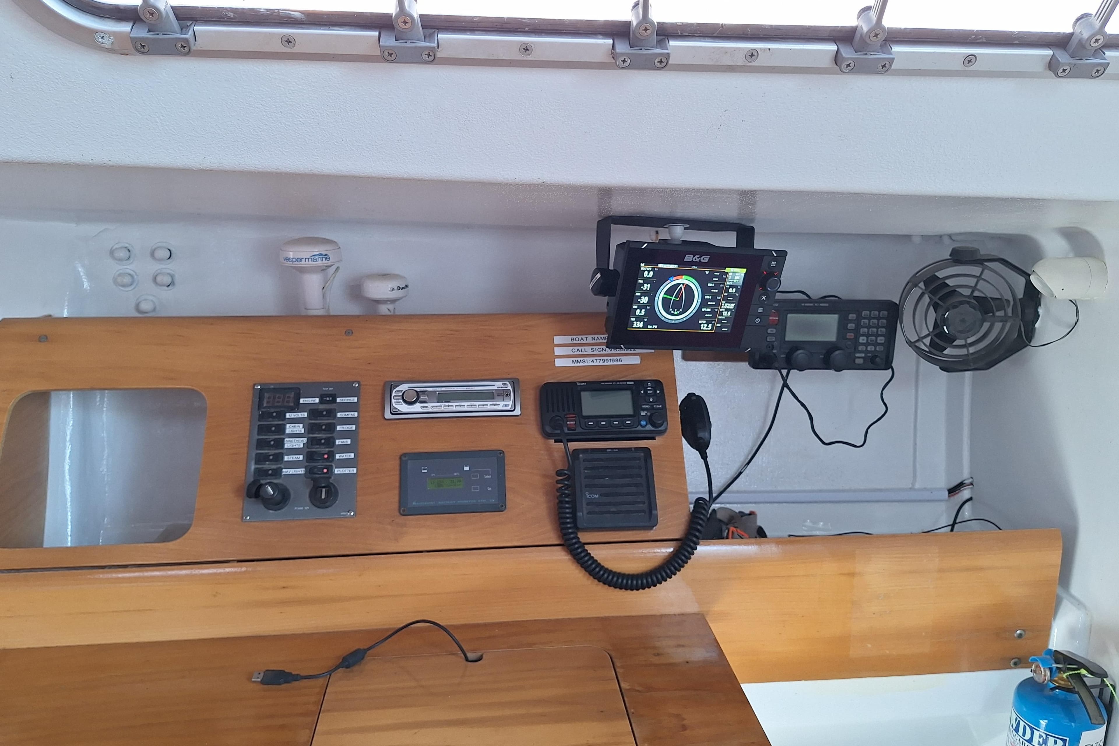 Sailing yacht Pogo 10.50, 2008 model, chart table/Nav station