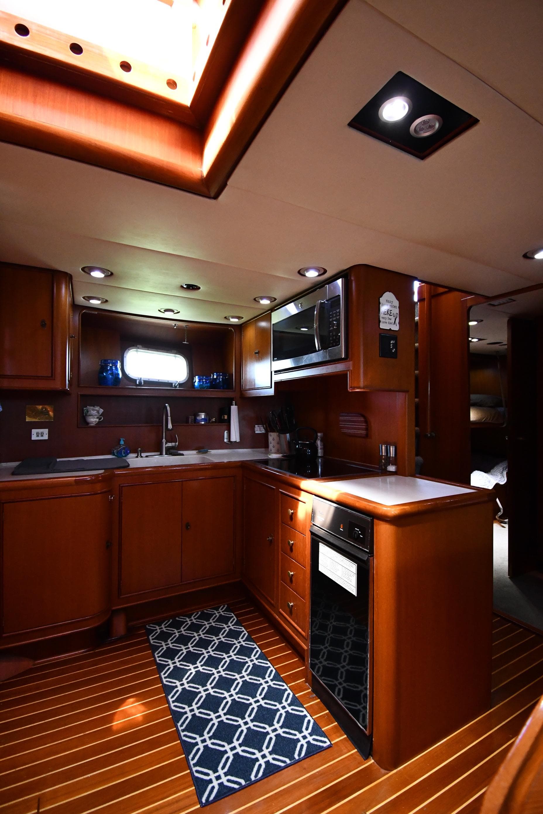 1986 Lowland 64 Pilot House Long Range Motor Yacht - 110