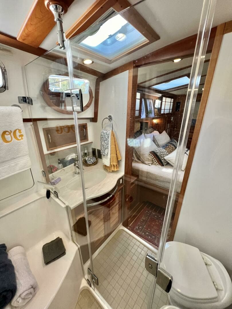 2017 Sabre 48 Salon Express - Image 43