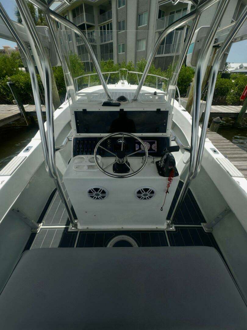 1999 Dusky 256 Center Console - Image 3