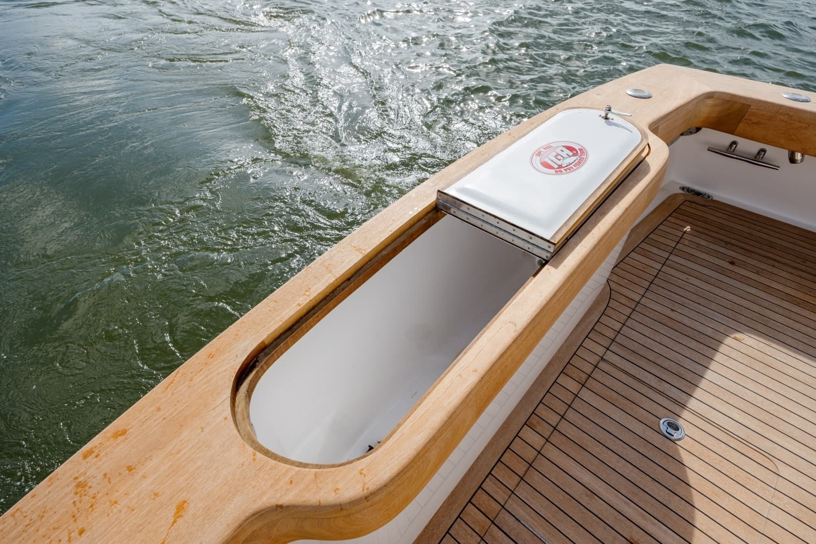 2015 Jarrett Bay Hardtop Express - Image 17