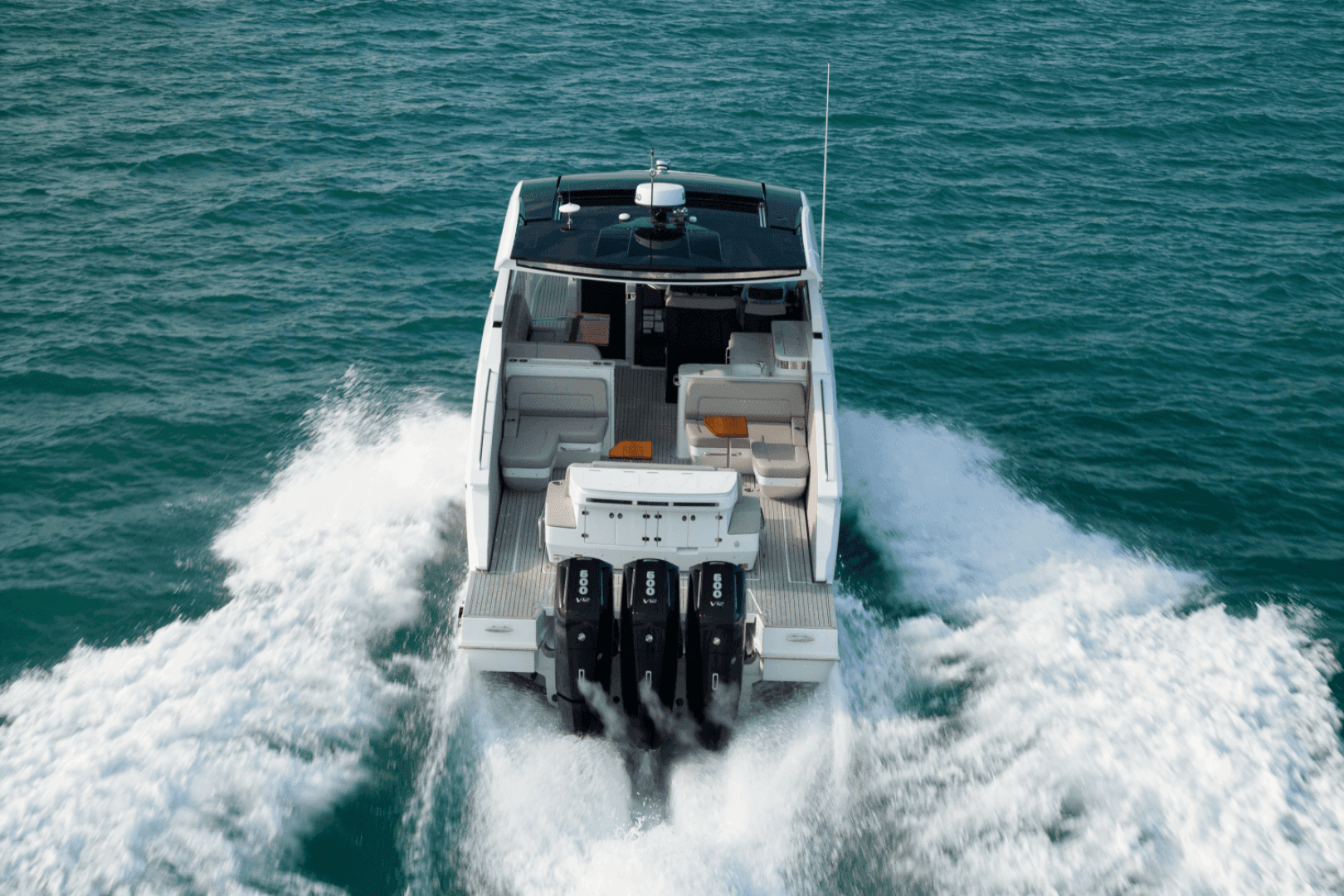 2026 Cruisers Yachts 50GLS OB - Image 6