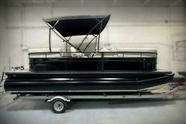 2024 Vision WX Tritoon - Image 1