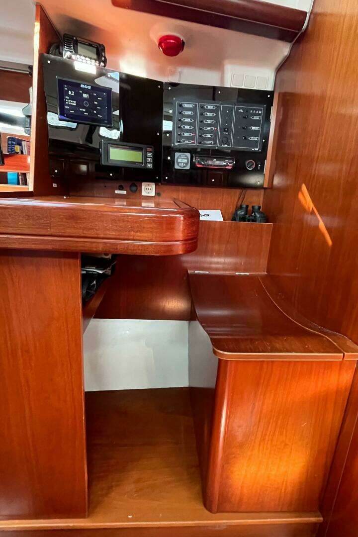 2001 Beneteau 393 - Image 37