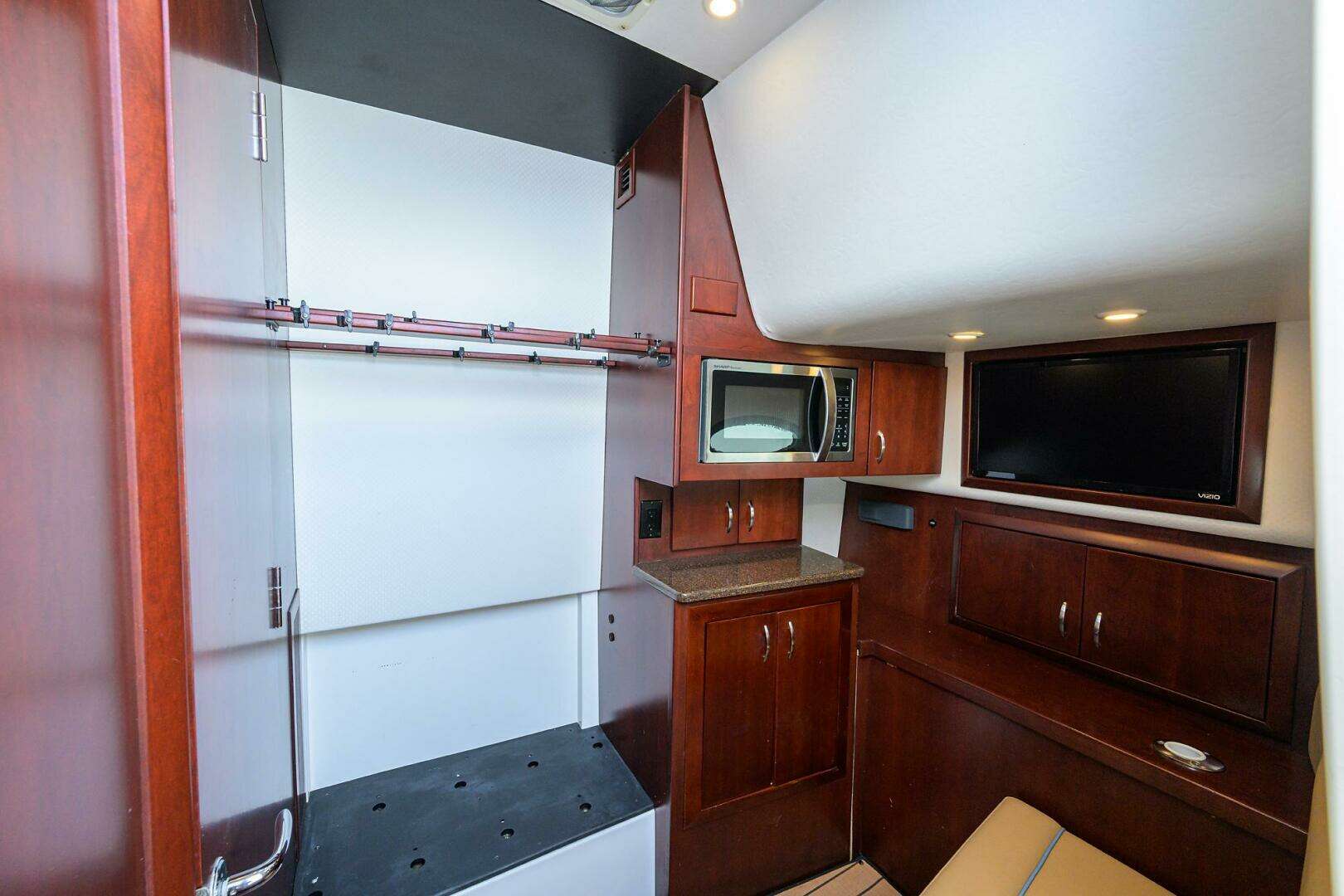 2018 Buddy Davis 42 Center Console - Image 6