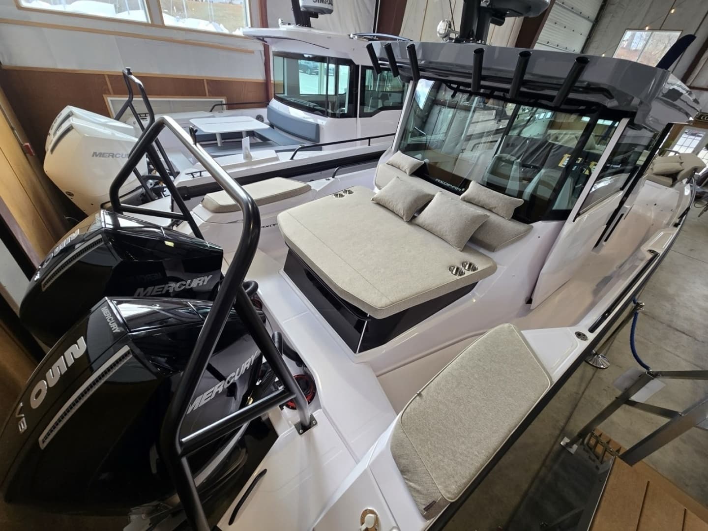 2026 Axopar Cross Cabin - Image 12