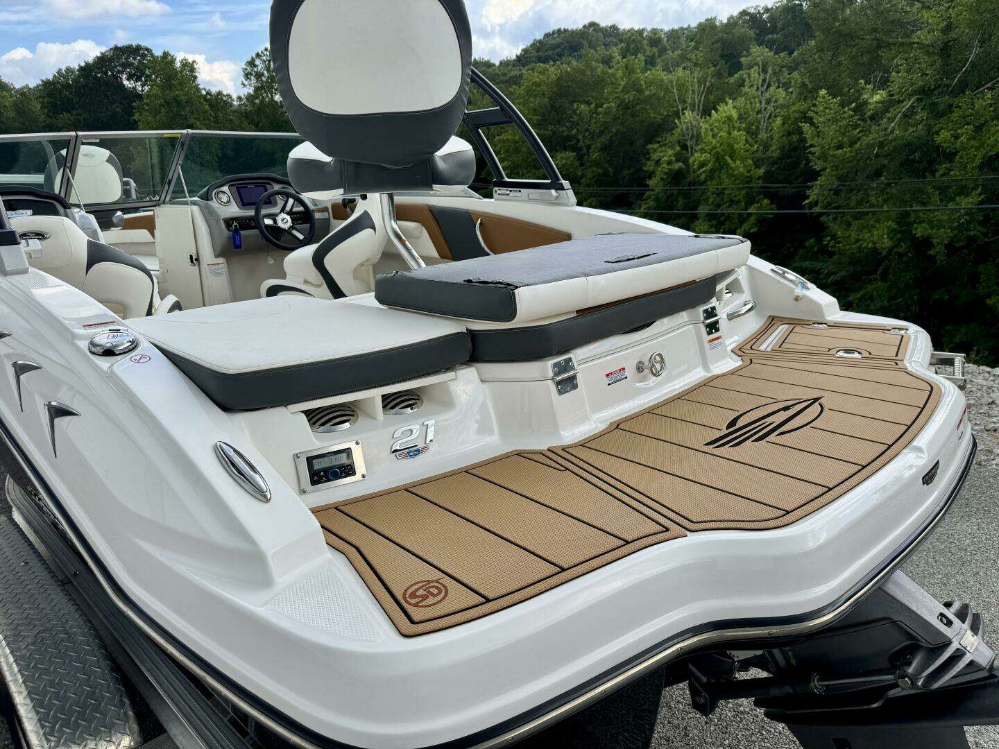 2023 Chaparral 21 SSi Ski & Fish - Image 18