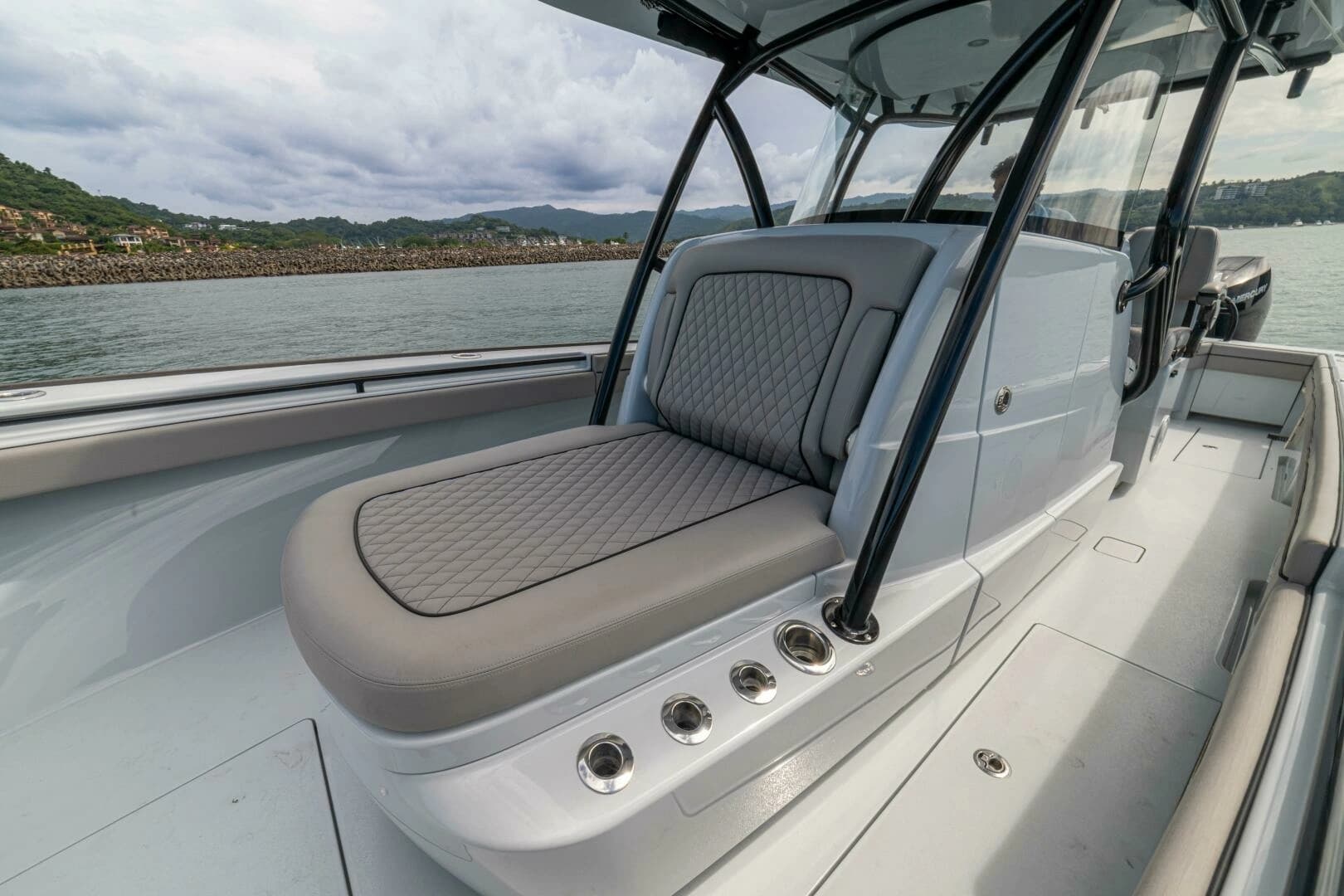 2024 Valhalla Boatworks V-33 - Image 9