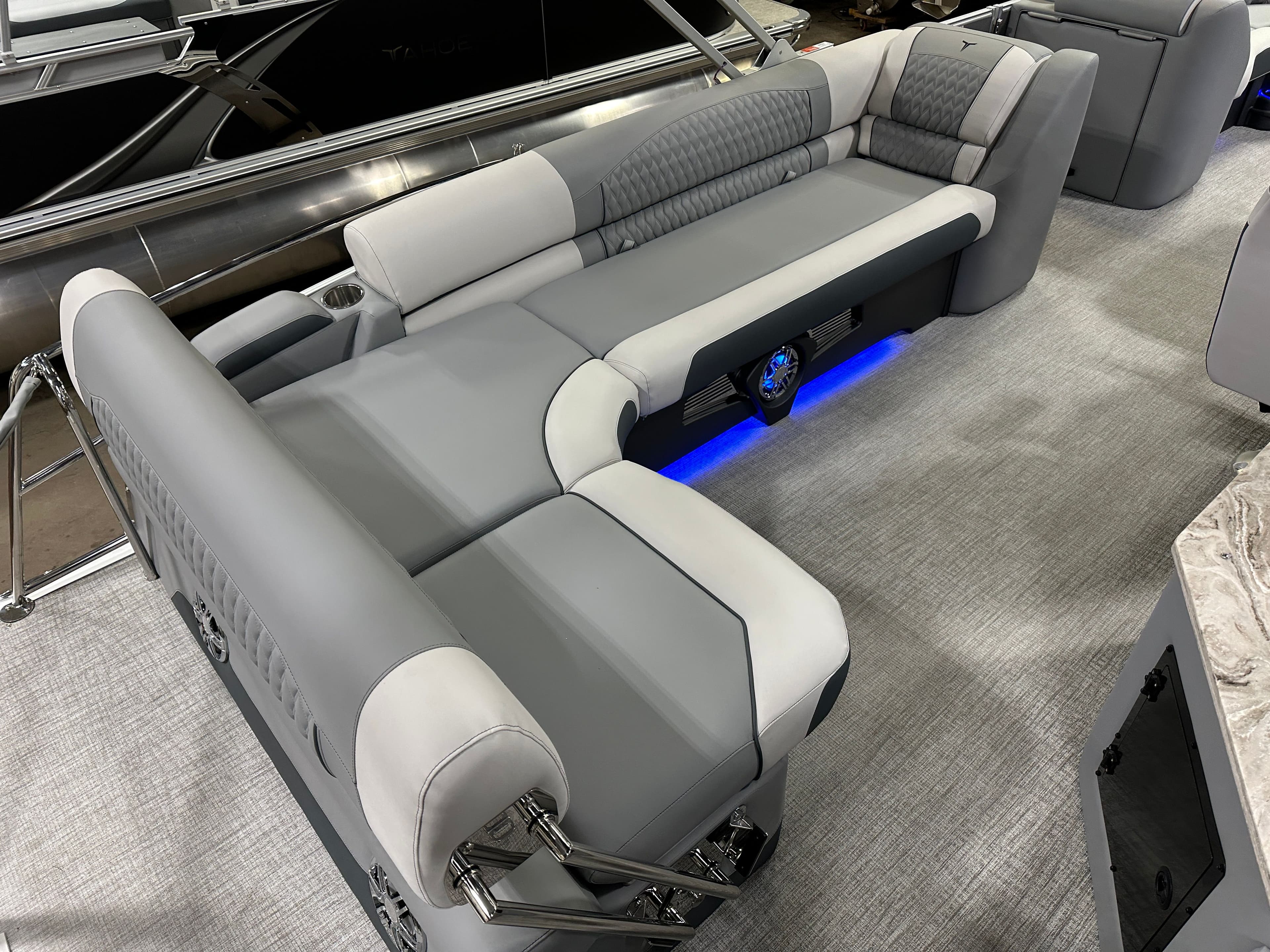 2025 Tahoe Cascade 2385 Cruise Rear Bench (CRB) & Honda 4-Stroke EFI - 23