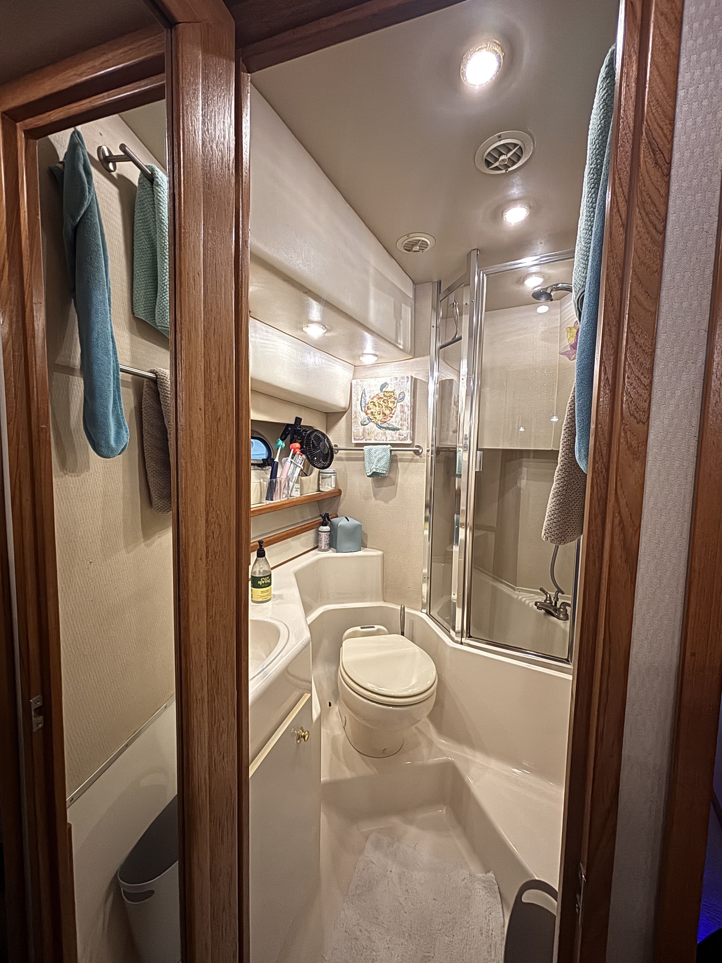 1999 Bayliner 4788 Pilot House Motoryacht - 12