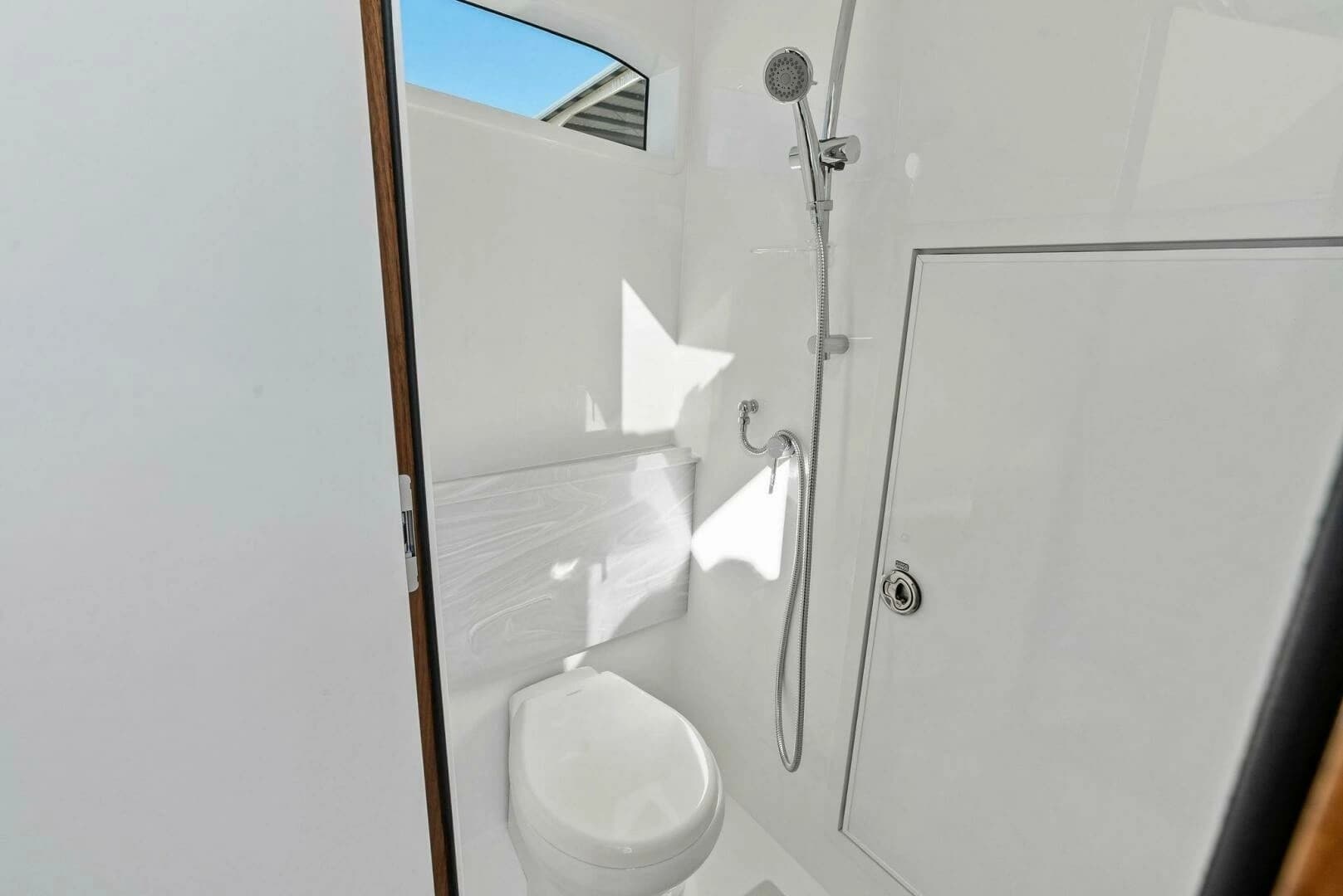 2026 Valhalla Boatworks V46 - Image 32