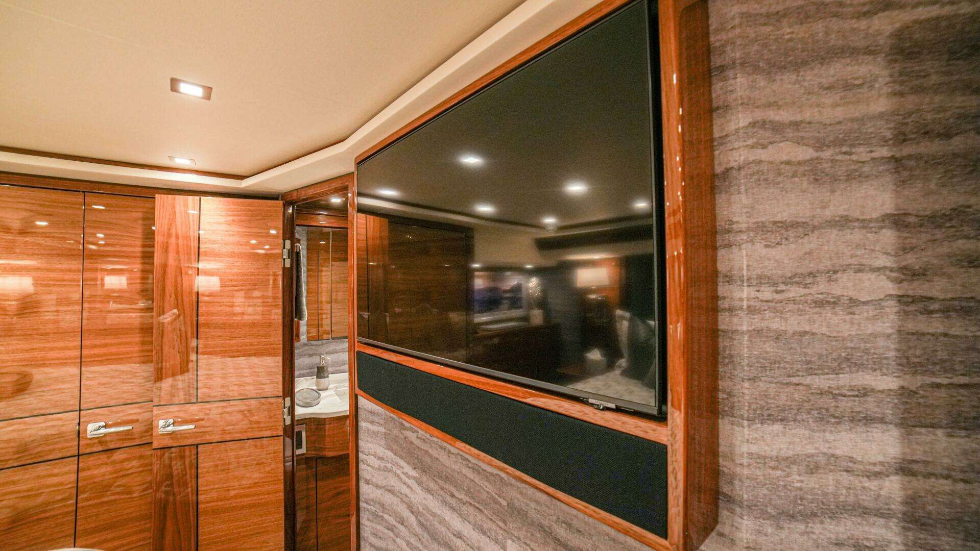 2023 Viking 72 Convertible - Image 85