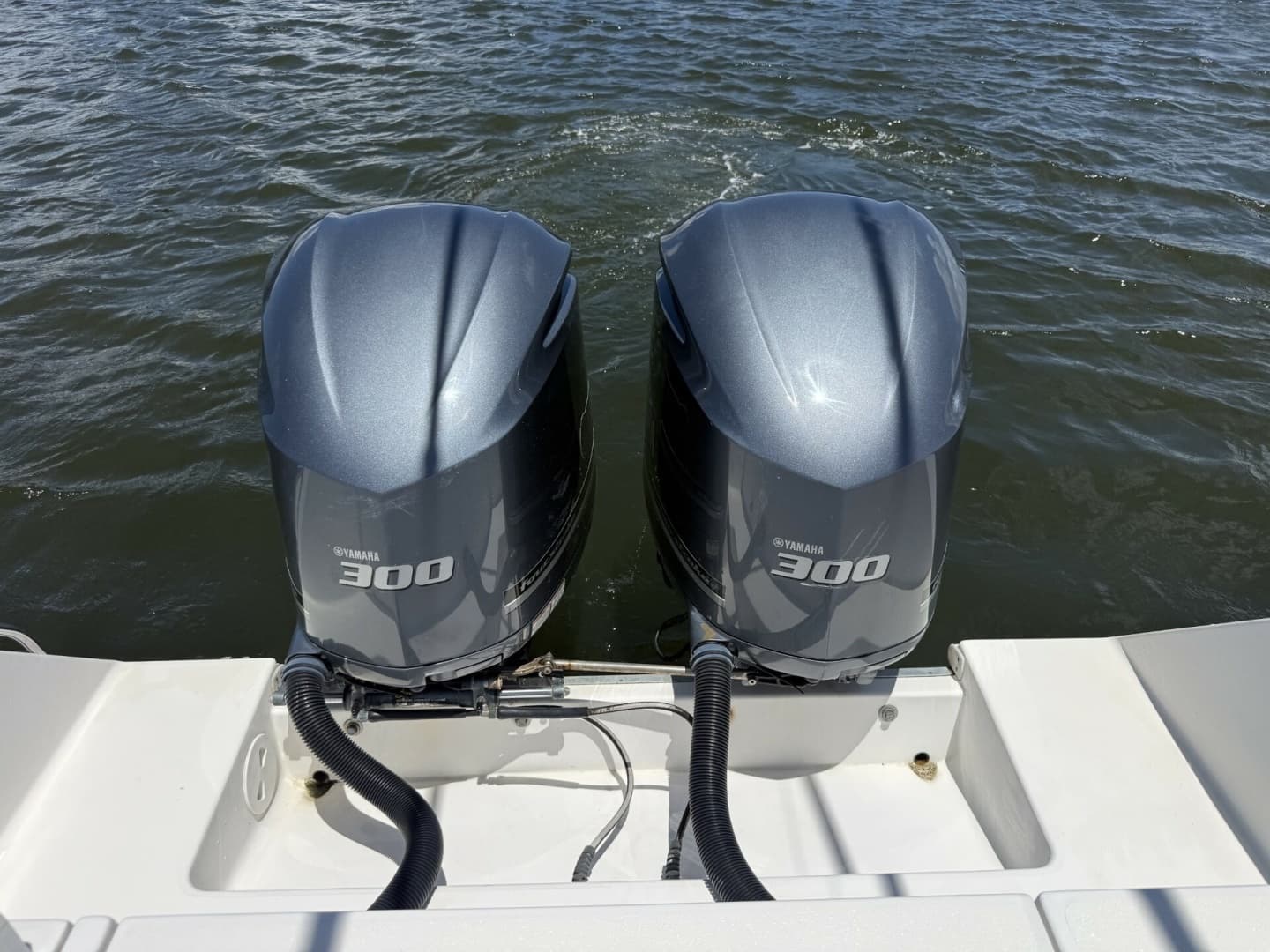 2006 Regulator 32 Center Console - Image 23