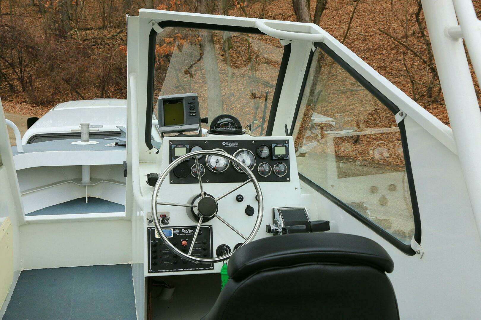 2002 SeaArk 25 V Commander SAMA 365 - Image 10