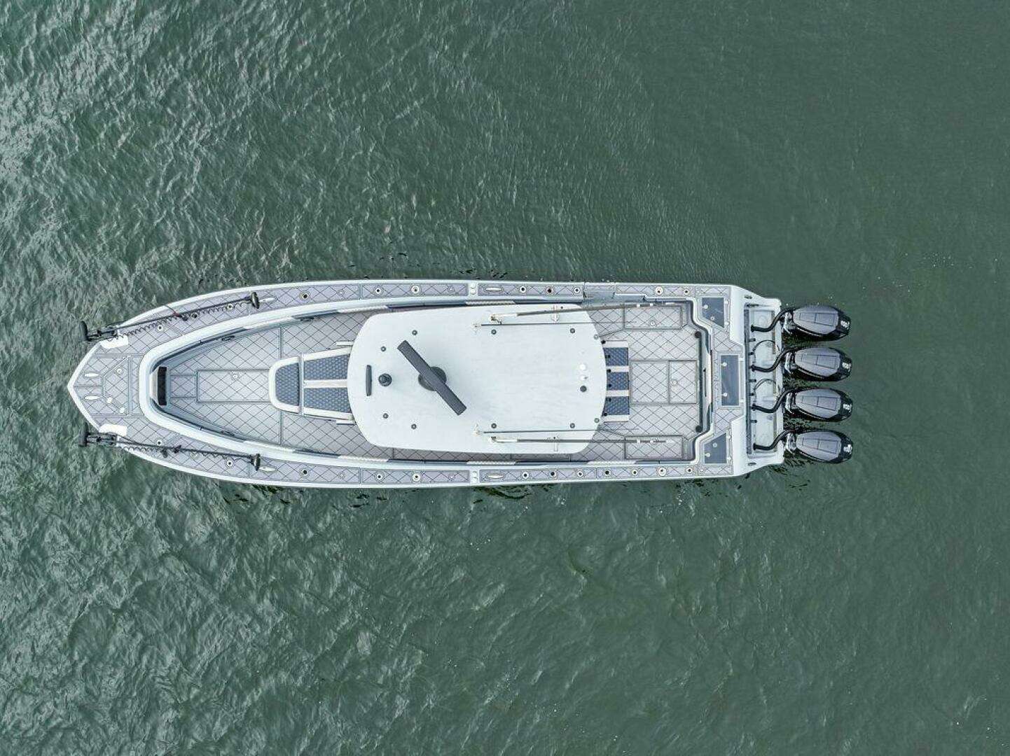 2020 Front Runner 39 CC - Image 9