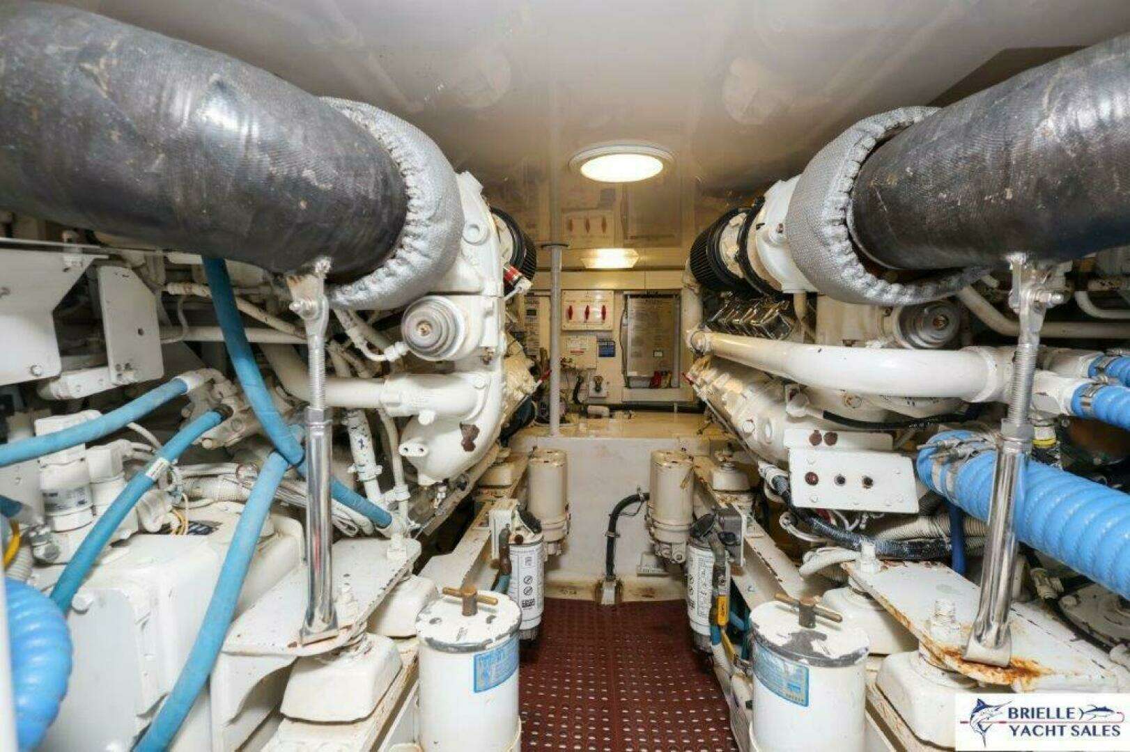 2005 Viking 45 Convertible - Image 13