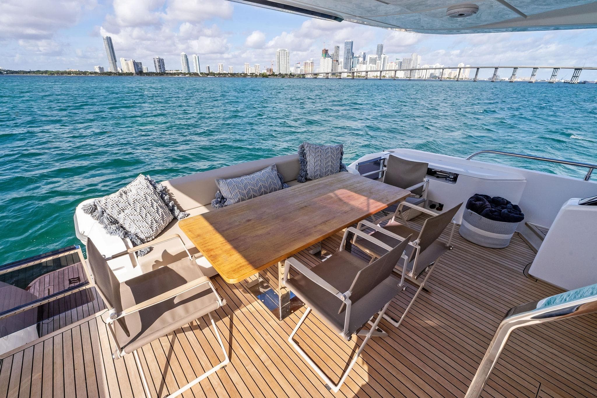 2024 Ferretti Yachts 720 - 32